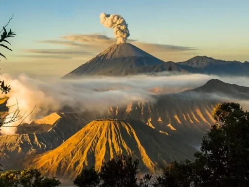 Image for article 14 Active Volcanoes in Asia to Climb for a Mind-Blowing Experience