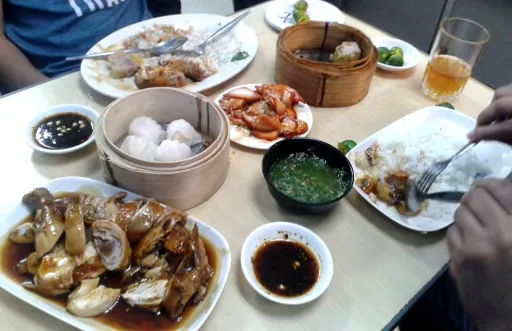 Image for article Our DIY Binondo Food Trip: Where to Eat & Tips