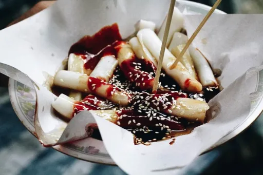 Image for article 10 Michelin Street Food Stalls You Must Visit in Hong Kong