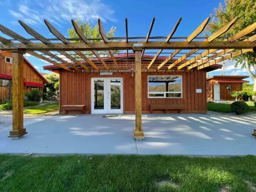 Image for article Family-Friendly Airbnbs in Lake Chelan, Washington – Curated 2024