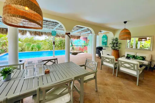 Image for article 8 Best Airbnbs in Curacao to Book in 2024