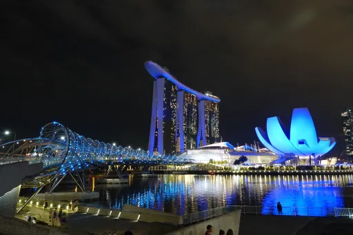 Image for article 10 Nightlife Activities in Singapore for When it Gets Dark