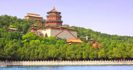 Image for article 10 Beautiful Castles in Asia for a Fairytale Vacation