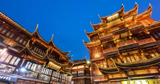 Image for article Shanghai Express: Free Layover Tour for Travellers!