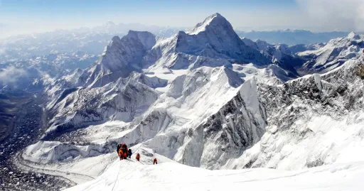 Image for article Everest 2024: Nepal to Require Tracking Chip for Climbers