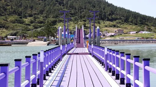 Image for article South Korea’s Purple Island Is Your Next Travel Destination to Bookmark