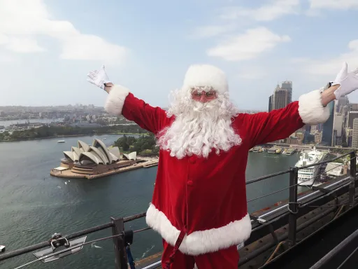 Image for article This Is How Bizarre Christmas in Australia is And How You Can Be A Part of It