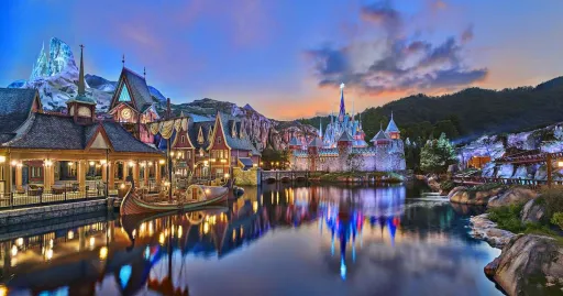 Image for article Hong Kong Disneyland Will Launch the World’s First ‘Frozen’ Theme Park