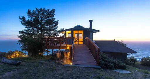 Image for article 14 Big Sur Airbnb Homes for Your California Road Trip
