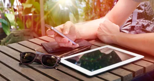 Image for article Tips for Saving Money on Data Roaming With a Virtual SIM Card