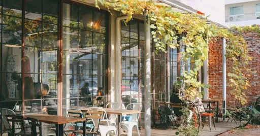 Image for article 14 Must-Visit Coffee Shops in South Korea Featured in K-Dramas