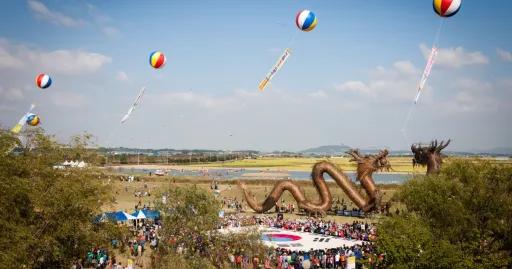 Image for article From Cultural Experiences to National Events: 6 Festivals to Experience Korean Culture