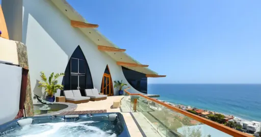 Image for article 10 Incredible Airbnbs in Malibu, California for a Coastal Escape