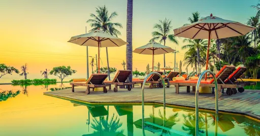 Image for article Retreats And Resorts: What Is the Difference?