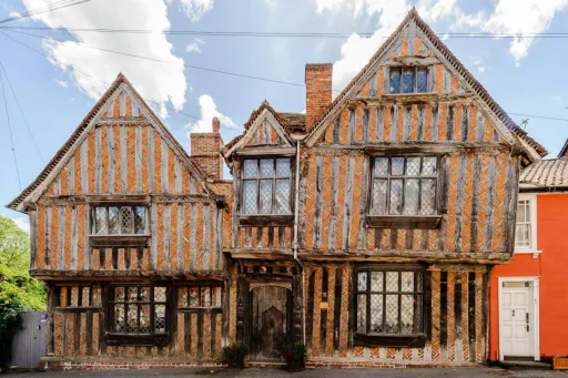 Image for article You Can Now Stay in Harry Potter’s Childhood Home, Thanks to Airbnb