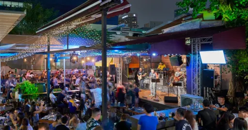 Image for article 9 Bars in Singapore With Live Music, From Jazz to Mandopop