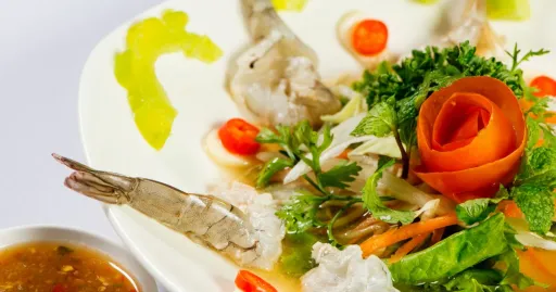 Image for article Thai Street Food Guide: 12 Best Things to Eat & What to Expect