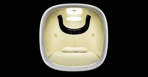 Image for article This Capsule Airport Hotel in Japan Resembles a Spacecraft