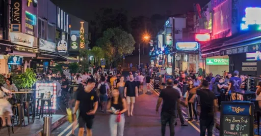 Image for article 8 Best Spots in Singapore to Experience the City’s Nightlife