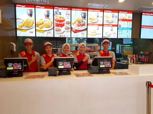 Image for article The First Jollibee Outlet in West Malaysia Will Open in Sunway Pyramid!