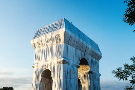 Image for article The Arc de Triomphe Is Now Wrapped in Fabric & Here’s Why