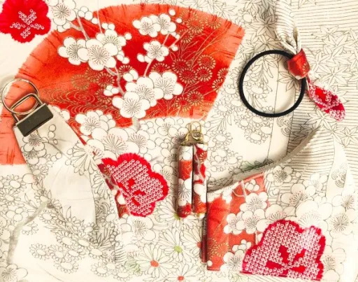 Image for article Here’s Where You Can Shop Kimono-Made Items Straight From Japan!