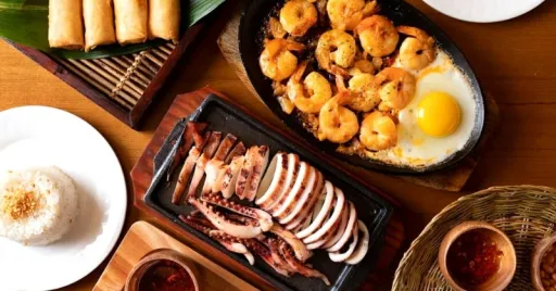 Image for article Filipino Food in South Korea: The Best Filipino Markets and Stores to Visit