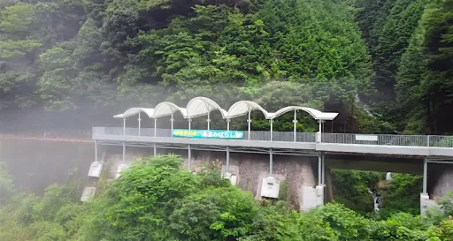 Image for article In the Middle of Nowhere: This Japanese Train Station Reminds Passengers to Pause