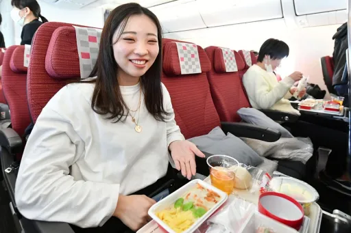 Image for article An In-Flight Meal Skip Option Is Japan Airlines’ Next Step Toward Sustainability