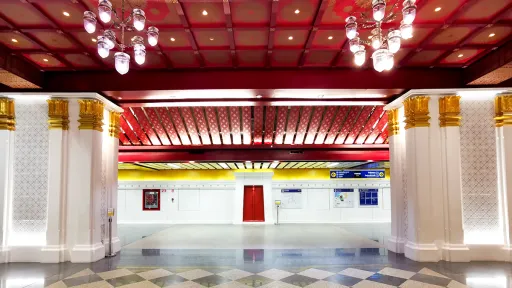 Image for article Explore Hidden Gems of Old Town Bangkok Through the New MRT Stations