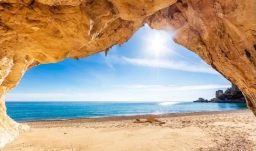 Image for article 8 Hidden Beaches in Italy That Only Locals Know About