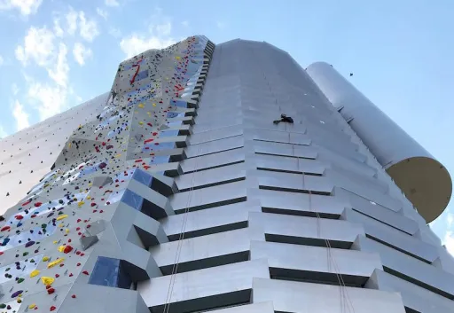 Image for article The World’s Largest Climbing Wall Is Found in Copenhagen