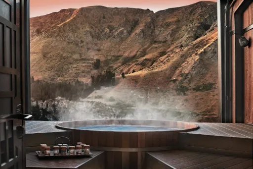 Image for article 5 Hot Springs in New Zealand That Have Picture-Perfect Views!