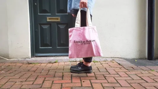 Image for article A Bibliophile’s Guide to Packing Books for Vacation