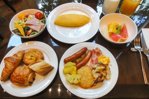 Image for article Top 10 Buffets in Tokyo From Sukiyaki to Desserts