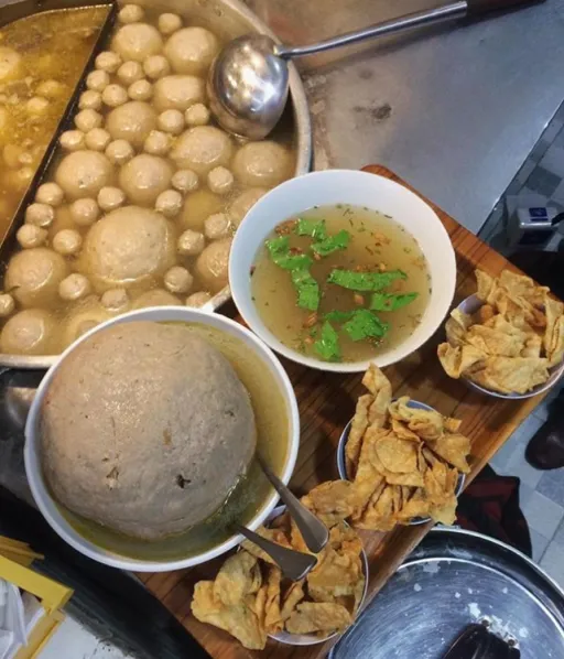 Image for article Top Things to Eat in Yogyakarta Including 5kg Meatballs