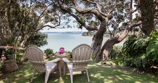 Image for article 10 Stunning Airbnbs in Auckland for a Relaxing New Zealand Vacation
