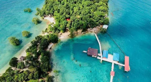 Image for article 8 Floating Kelong Stays in Southeast Asia For The Perfect Weekend Getaway