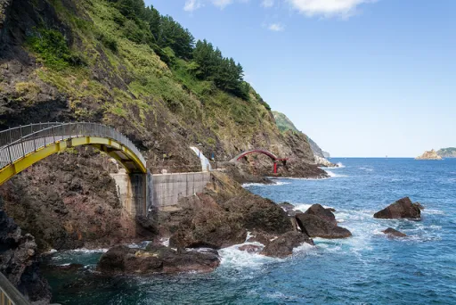 Image for article 6 Most Overrated Tourist Experiences in Korea and Where To Go Instead