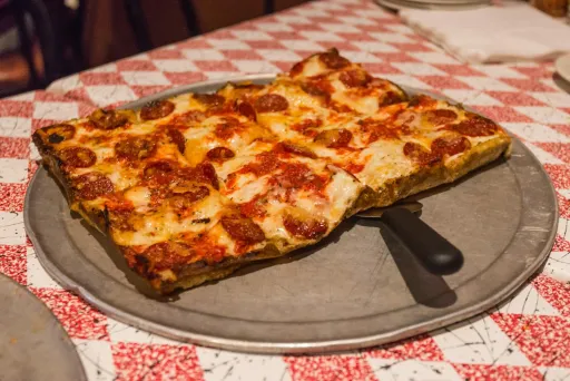 Image for article 10 American Pizza Styles You Must Try
