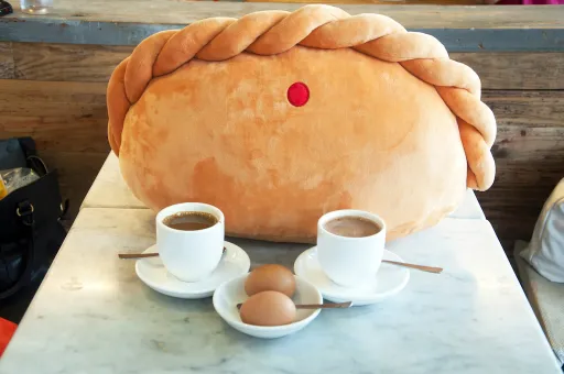 Image for article 8 Uniquely Singaporean Souvenirs to Buy for Your Friends Abroad