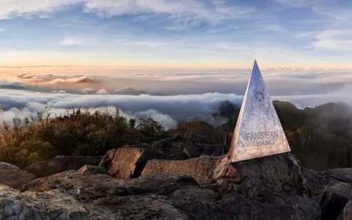 Image for article Mount Fansipan Guide: Climbing The Roof Of Indochina