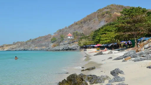 Image for article A 2-Day Weekend Itinerary For Koh Si Chang