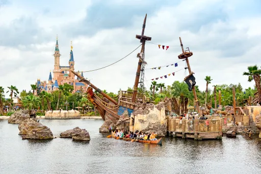 Image for article Disney Secrets: Exclusive Features of the 11 Disney Parks Around the World