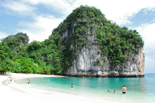 Image for article The ONLY Krabi Island-Hopping Guide You’ll Need for Your Next Getaway