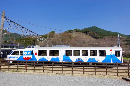 Image for article Travel Cheat Sheet: Fun One-Week Itineraries In & Around Tokyo