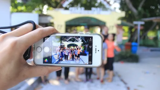 Image for article 9 Things You Have to Deal With When Travelling with a Big Group