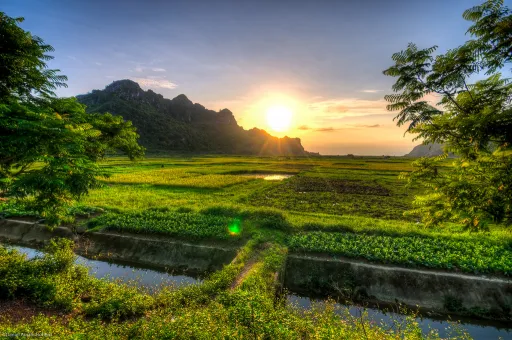 Image for article Hiking in Vietnam: 10 Trails with the Most Picturesque Views