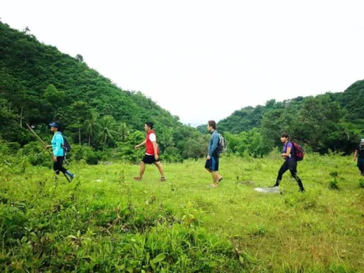 Image for article Why Every Filipino Should Be a Tourist in Their Own City