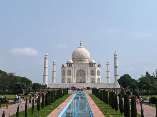 image for article 2023 Ultimate Guide to Visiting the Taj Mahal